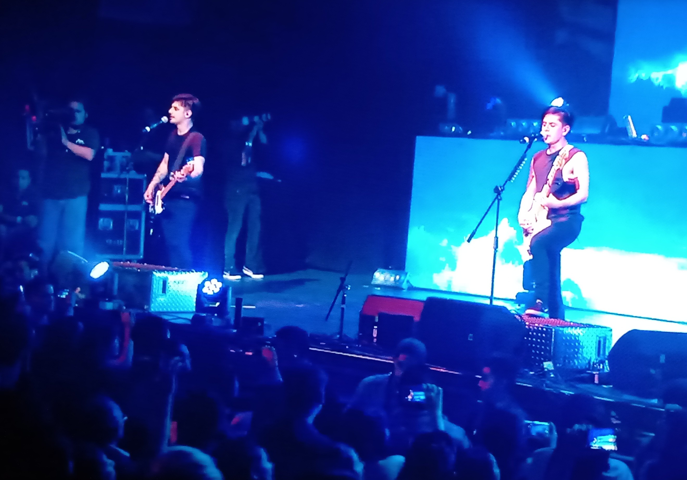 Allison performing on tour